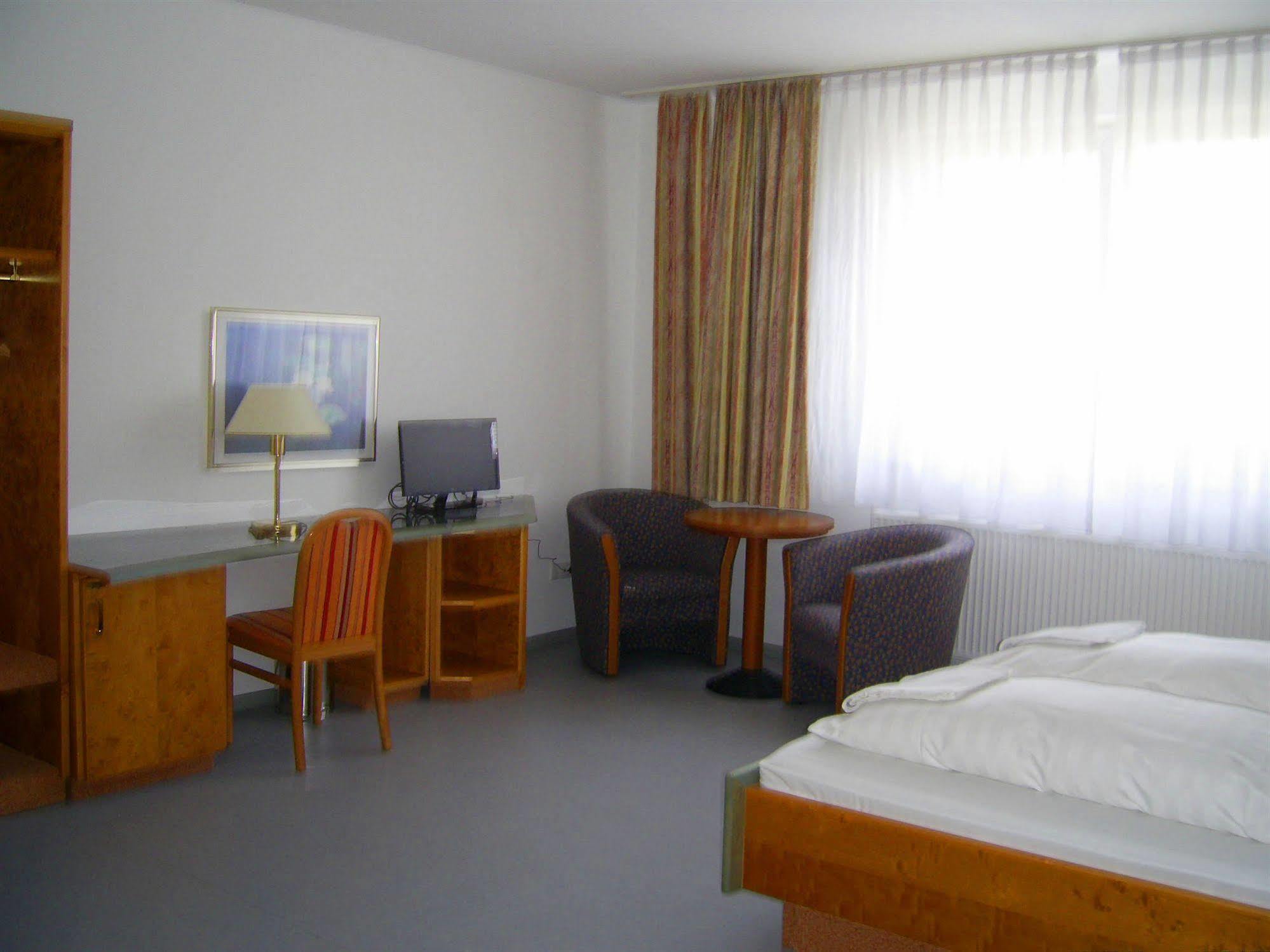 Willy Frankfurt 3*
